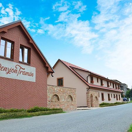 Penzion Tramin 瓦尔季采 外观 照片